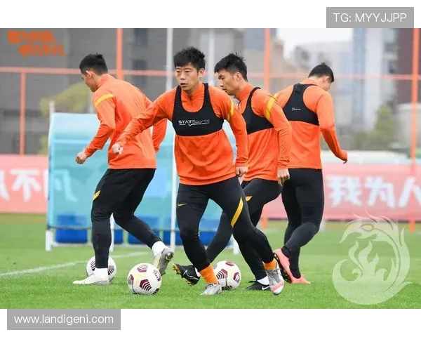 杭州足球队战术揭秘：从进攻到防守的全景分析与实践探索